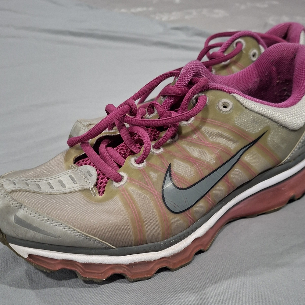 Nike Women's Gray and Pink Running Shoes